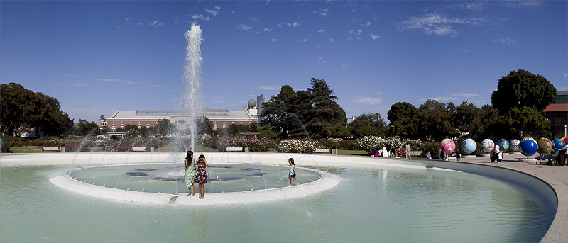 20090630 171434 0876
Making new friends.  Ximina finds an instant friend in the fountain at the Exposition Park Rose Garden.  The Rose Garden is located to the immediate East of the Natural History Museum.
